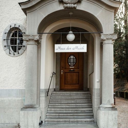 Innere und äussere Malerarbeiten Haus der Musik in Aarau durch Meier Schmocker AG