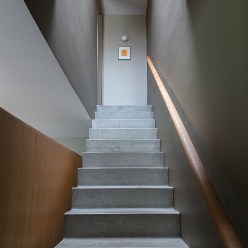Innere Malerarbeiten in einem Treppenaufgang in Aarau durch Meier Schmocker AG